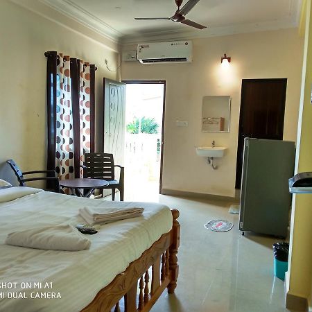 Candolim Beach Place Exterior foto
