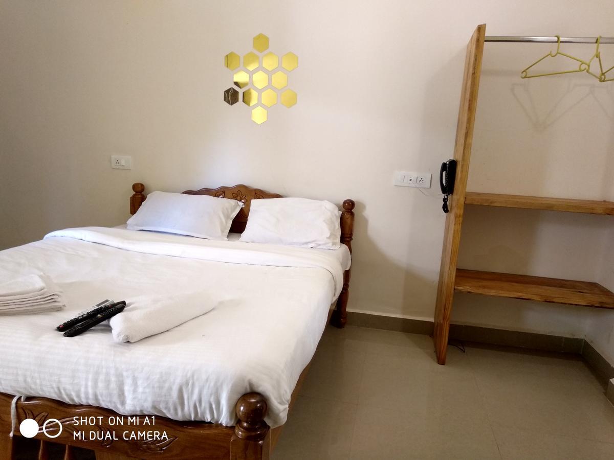 Candolim Beach Place Exterior foto